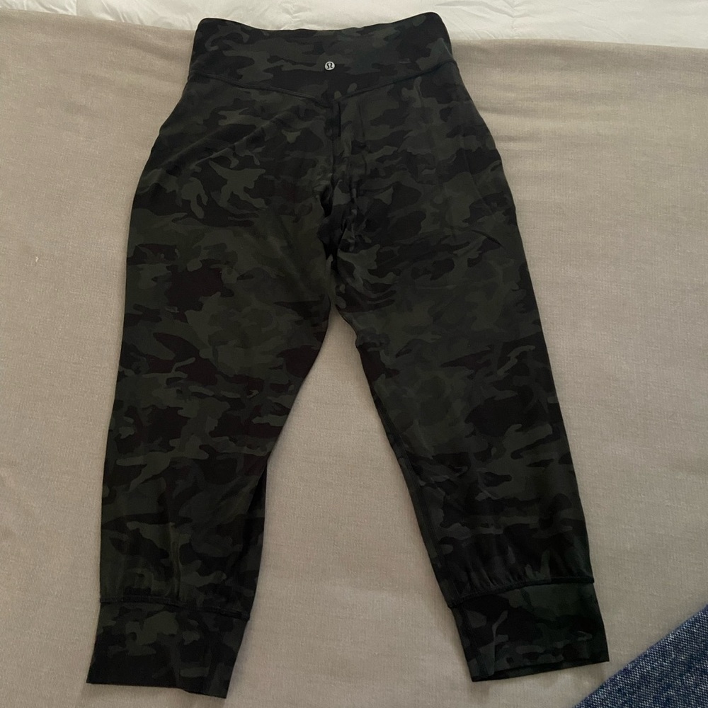 Lululemon align joggers size 8 camo green